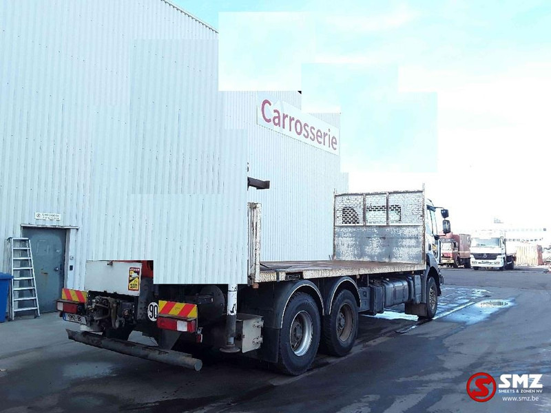 Kamion sa tovarnim sandukom, Kamion sa dizalicom Renault Kerax 380 6x4 chassis: slika 8