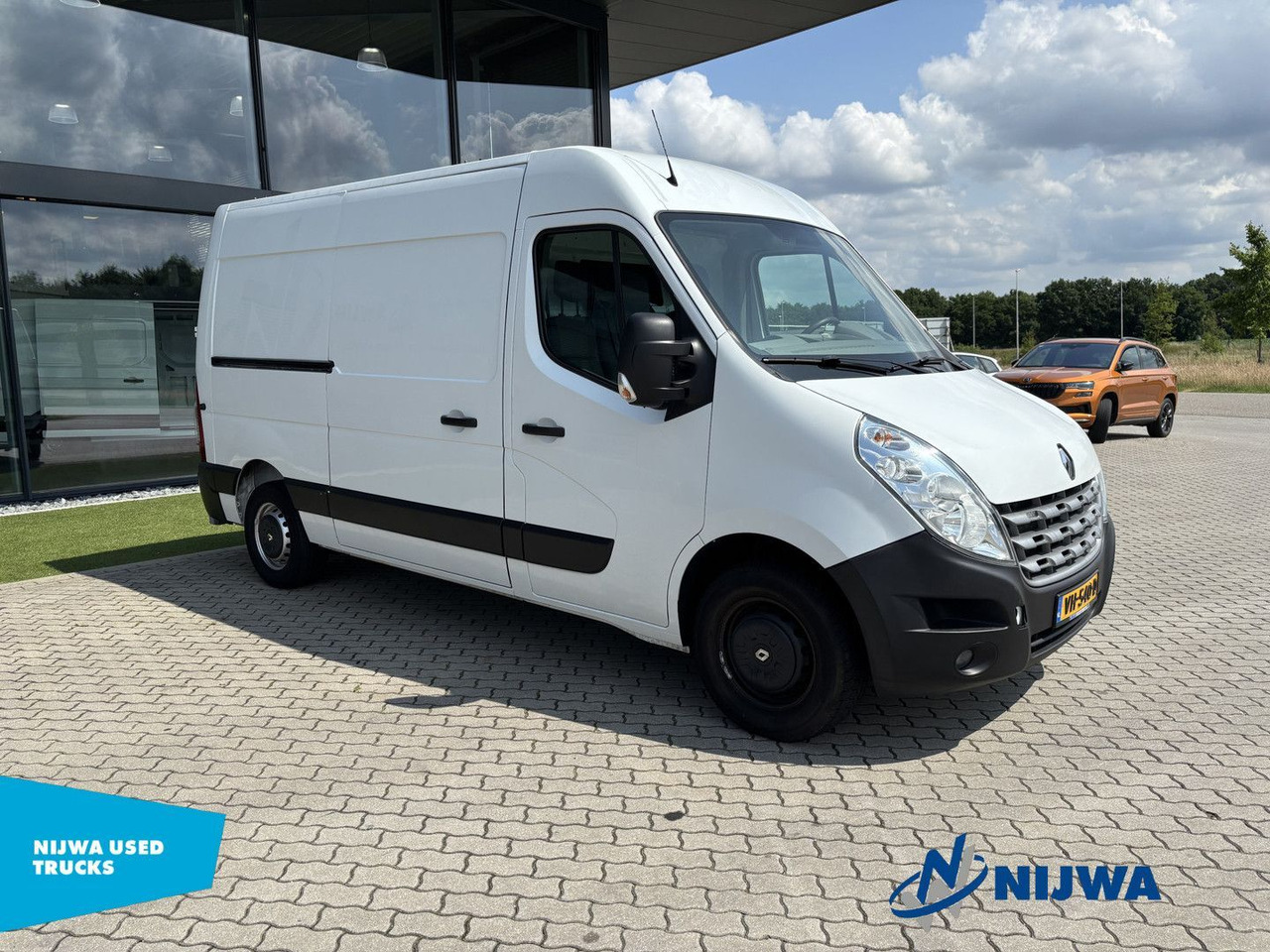Renault Master T35 125 L2H2 Opstap + Airco Kasten - Furgon: slika 2 Renault Master T35 125 L2H2 Opstap + Airco Kasten - Furgon: slika 2