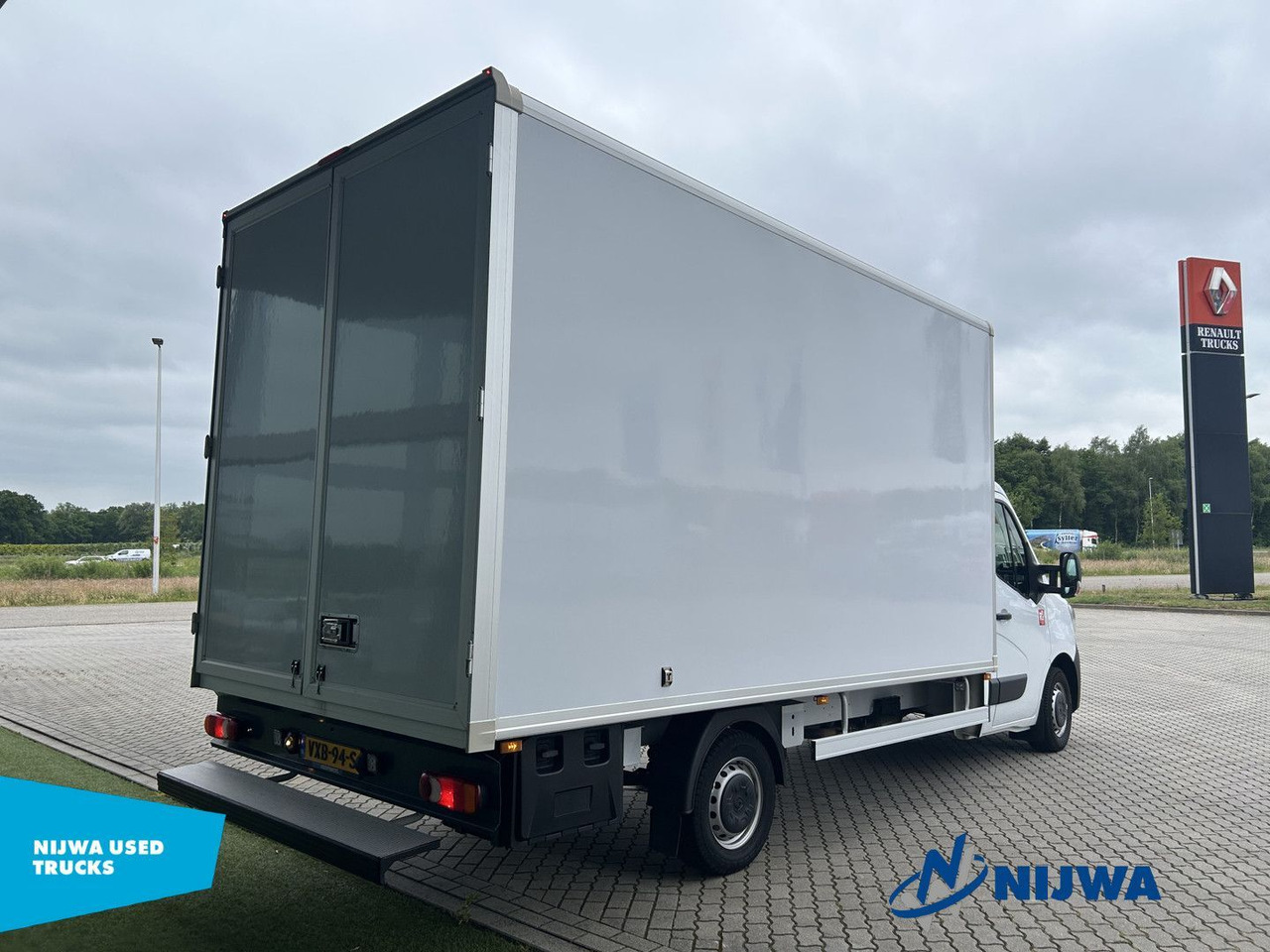 Renault Master T35 165 Navigatie + Achteruitrijcamera - Kamion sa golom šasijom i zatvorenom kabinom: slika 3 Renault Master T35 165 Navigatie + Achteruitrijcamera - Kamion sa golom šasijom i zatvorenom kabinom: slika 3