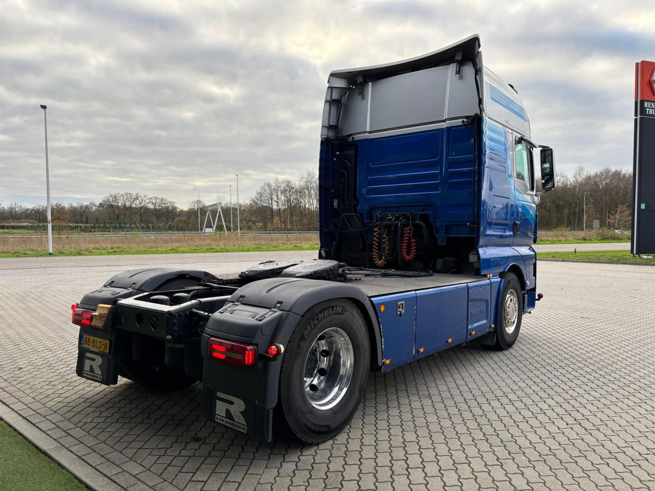 MAN TGX 460 4x2 Schuifschotel + Hydrauliek - Tegljač: slika 3 MAN TGX 460 4x2 Schuifschotel + Hydrauliek - Tegljač: slika 3
