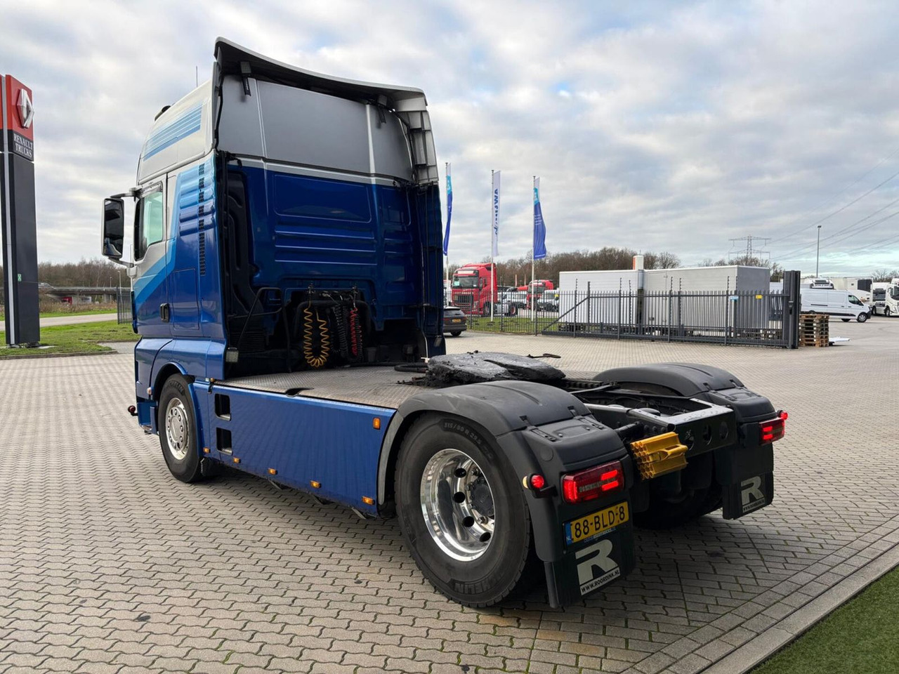 MAN TGX 460 4x2 Schuifschotel + Hydrauliek - Tegljač: slika 4 MAN TGX 460 4x2 Schuifschotel + Hydrauliek - Tegljač: slika 4