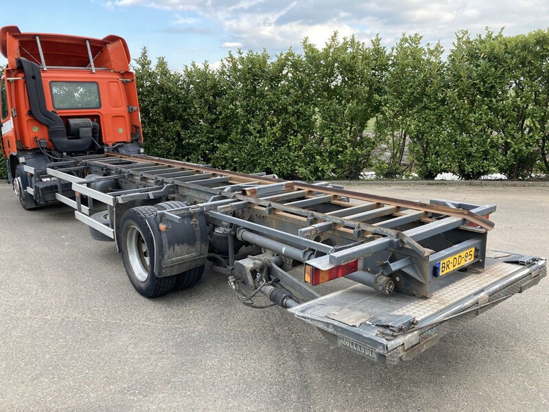DAF FA CF65.180 Euro3 Manual / Laadklep - Kamion sa golom šasijom i zatvorenom kabinom: slika 4 DAF FA CF65.180 Euro3 Manual / Laadklep - Kamion sa golom šasijom i zatvorenom kabinom: slika 4