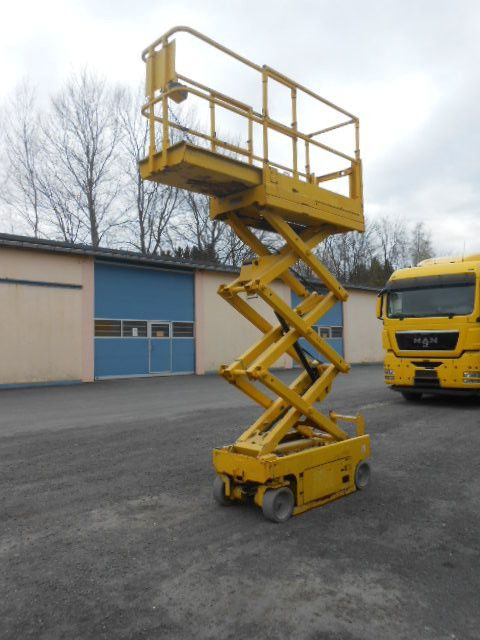 Genie GS 1530, Scherenarbeitsbühne Genie 6,6m - Vazdušna platforma montirana na kamion: slika 1 Genie GS 1530, Scherenarbeitsbühne Genie 6,6m - Vazdušna platforma montirana na kamion: slika 1