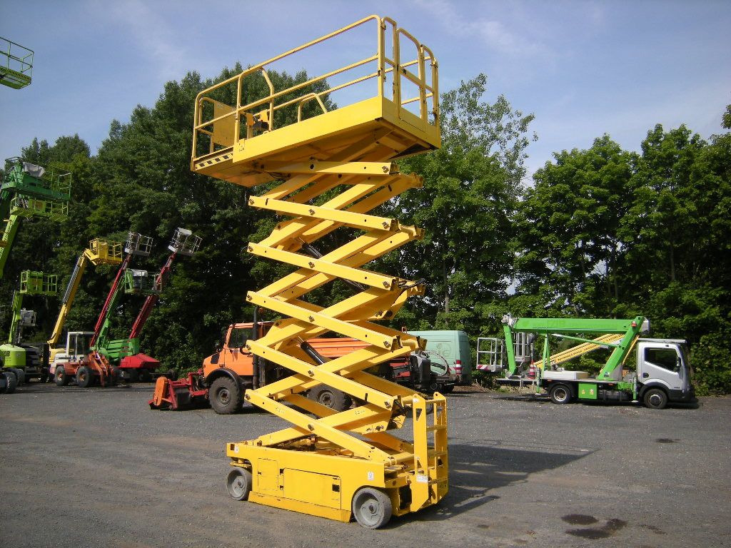 Genie GS 4047 Scherenarbeitsbühne Genie 14 m - Vazdušna platforma montirana na kamion: slika 4 Genie GS 4047 Scherenarbeitsbühne Genie 14 m - Vazdušna platforma montirana na kamion: slika 4