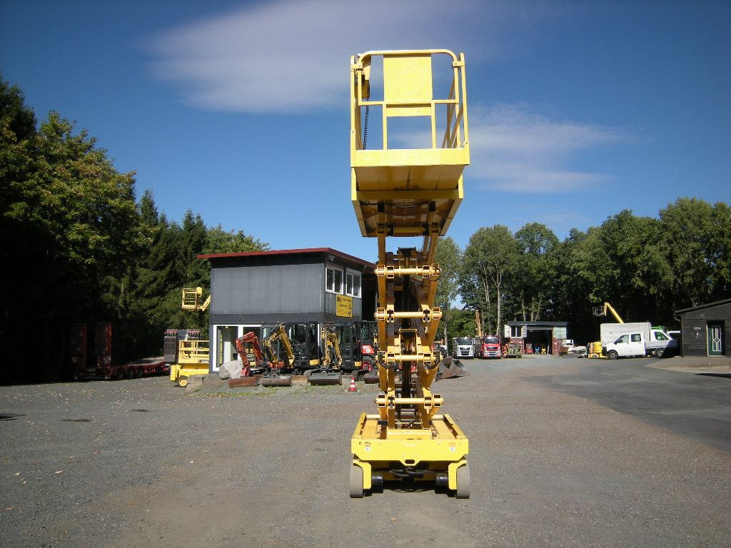 Vazdušna platforma montirana na kamion Genie GS 4047 Scherenarbeitsbühne Genie 14 m: slika 8