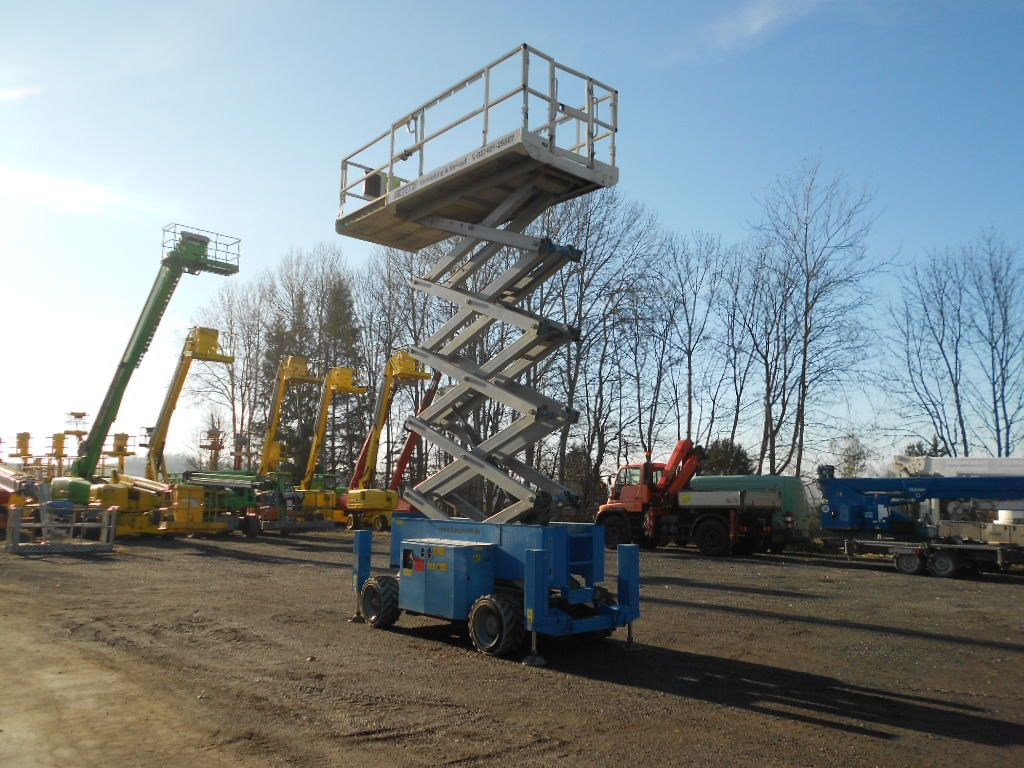 Genie GS4069BE, Hybrid, Allrad, Stützen, AH 14 m - Lift u obliku makaza: slika 4 Genie GS4069BE, Hybrid, Allrad, Stützen, AH 14 m - Lift u obliku makaza: slika 4