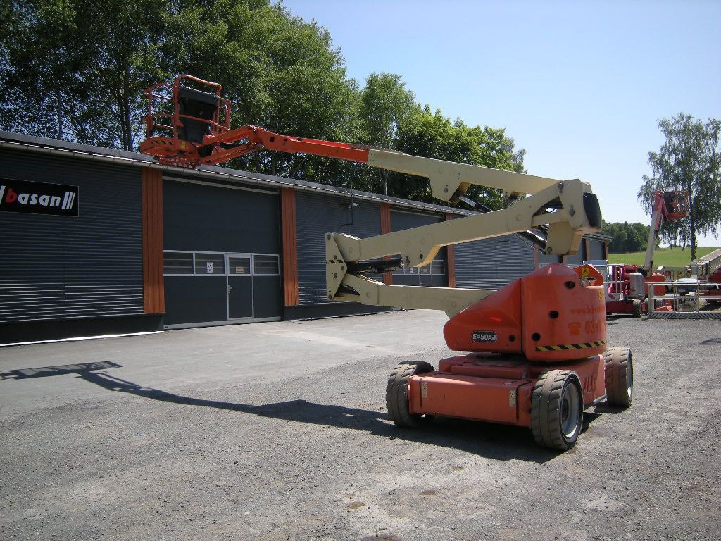 JLG E450 AJ Gelenkteleskoparbeitsbühne 16 m - Vazdušna platforma montirana na kamion: slika 4 JLG E450 AJ Gelenkteleskoparbeitsbühne 16 m - Vazdušna platforma montirana na kamion: slika 4