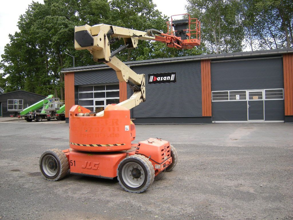 JLG M450 AJ Gelenkteleskoparbeitsbühne 16 m - Vazdušna platforma montirana na kamion: slika 1 JLG M450 AJ Gelenkteleskoparbeitsbühne 16 m - Vazdušna platforma montirana na kamion: slika 1