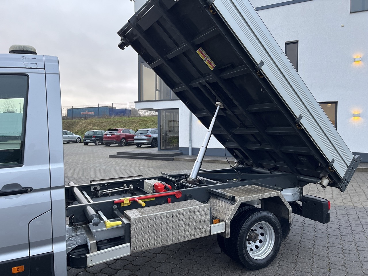 MAN TGE 3.180 4x2 Zwillingsbereift - Dostavno vozilo istovarivač: slika 2 MAN TGE 3.180 4x2 Zwillingsbereift - Dostavno vozilo istovarivač: slika 2