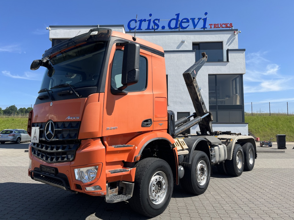 Mercedes-Benz Arocs 3251 8x4 Meiller 30 t Haken - Kamion sa hidrauličnom kukom: slika 1 Mercedes-Benz Arocs 3251 8x4 Meiller 30 t Haken - Kamion sa hidrauličnom kukom: slika 1
