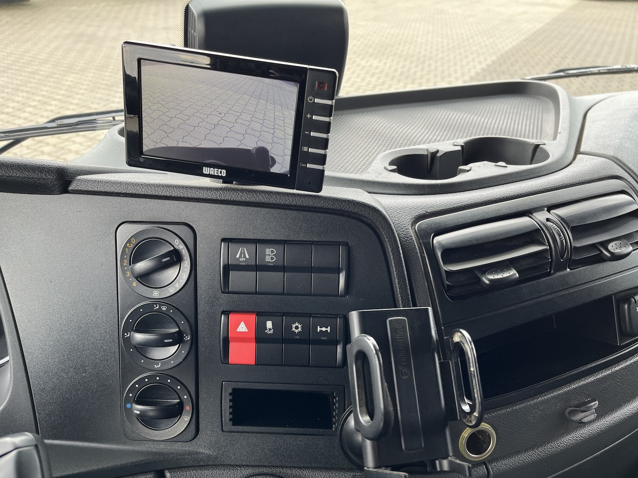 Mercedes-Benz Atego 823 4x2 AHK Hebezug Seilzug Brennholz - Dostavno vozilo sa otvorenom sandukom: slika 3 Mercedes-Benz Atego 823 4x2 AHK Hebezug Seilzug Brennholz - Dostavno vozilo sa otvorenom sandukom: slika 3