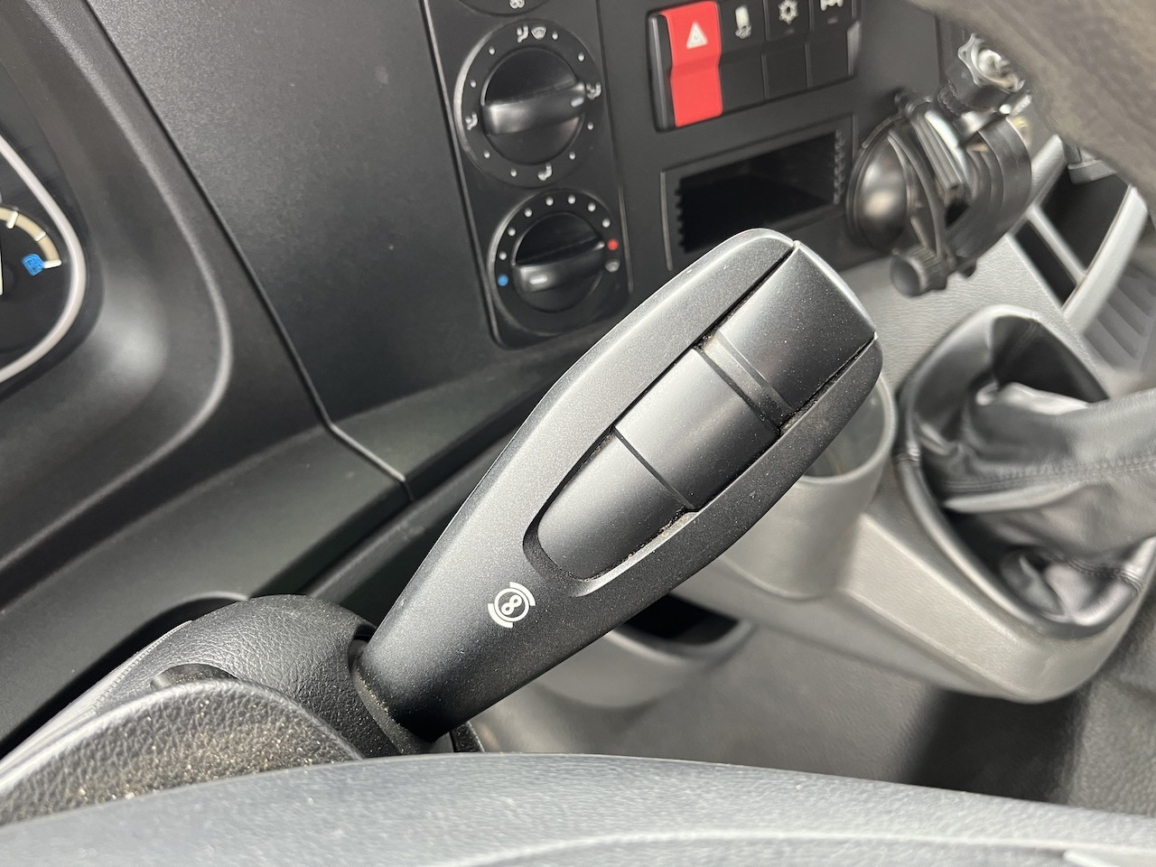 Mercedes-Benz Atego 823 4x2 AHK Hebezug Seilzug Brennholz - Dostavno vozilo sa otvorenom sandukom: slika 2 Mercedes-Benz Atego 823 4x2 AHK Hebezug Seilzug Brennholz - Dostavno vozilo sa otvorenom sandukom: slika 2