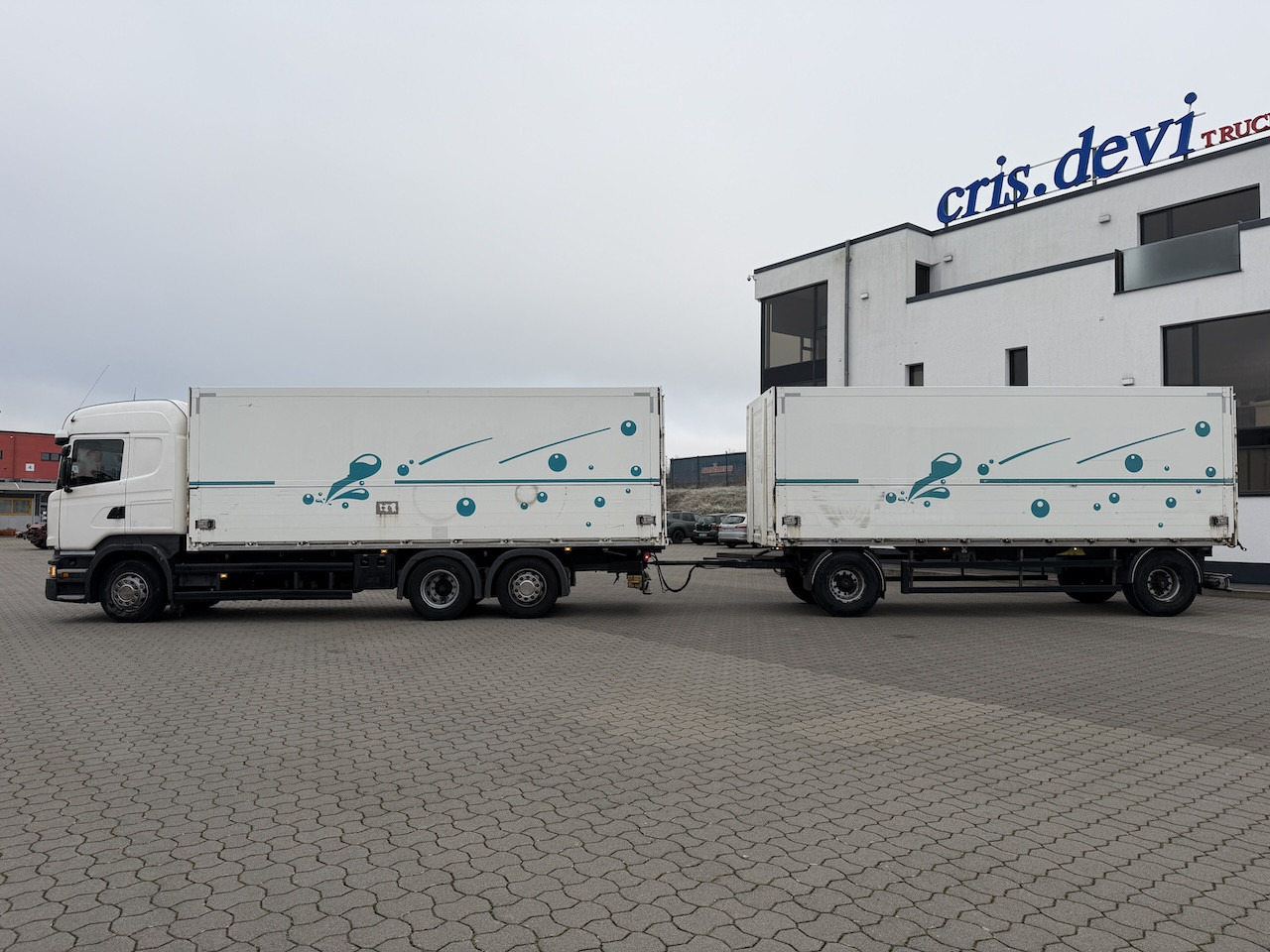 Scania R 450 6x2 Geränkezug + Orten Anhänger - Kamion sa zatvorenim sandukom: slika 2 Scania R 450 6x2 Geränkezug + Orten Anhänger - Kamion sa zatvorenim sandukom: slika 2