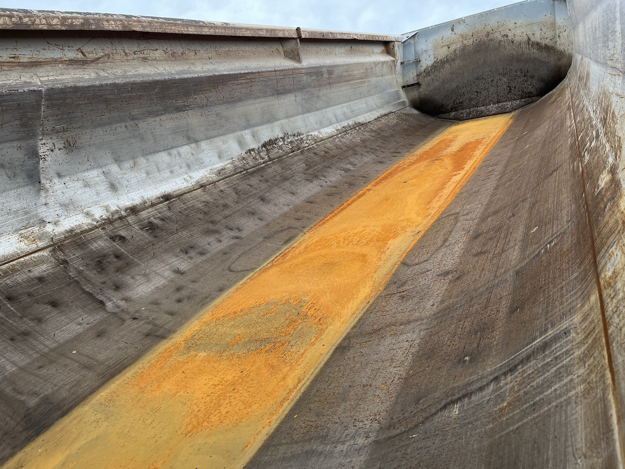 Schwarzmüller SK Kippauflieger Stahlmulde Liftachse - Poluprikolica istovarivača: slika 2 Schwarzmüller SK Kippauflieger Stahlmulde Liftachse - Poluprikolica istovarivača: slika 2