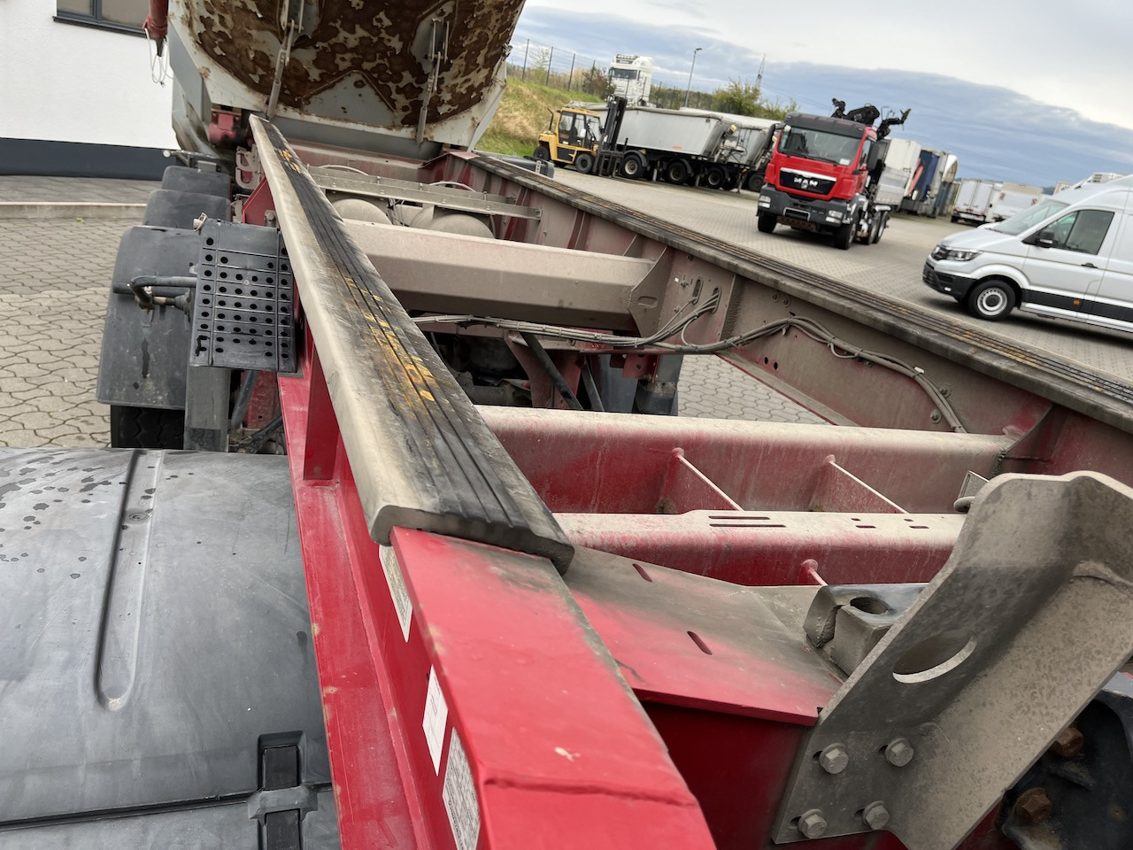 Schwarzmüller SK Kippauflieger Stahlmulde Liftachse - Poluprikolica istovarivača: slika 3 Schwarzmüller SK Kippauflieger Stahlmulde Liftachse - Poluprikolica istovarivača: slika 3