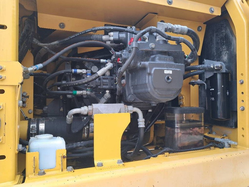 Komatsu HB365LC-3 Hybrid - Bager guseničar: slika 2 Komatsu HB365LC-3 Hybrid - Bager guseničar: slika 2