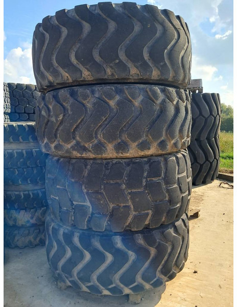 Komatsu WA380 4x RIM ASSY 423-30-62201 - Шины и диски za Građevinska mašina: slika 2 Komatsu WA380 4x RIM ASSY 423-30-62201 - Шины и диски za Građevinska mašina: slika 2