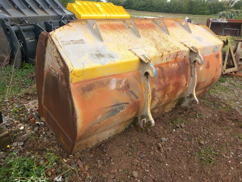 Komatsu WA380-8 Quick coupler & Bucket - Kašika za Građevinska mašina: slika 3 Komatsu WA380-8 Quick coupler & Bucket - Kašika za Građevinska mašina: slika 3