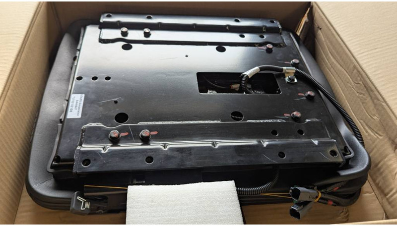 Komatsu WA380-8 SEAT ASS'Y 421-S33-6790 - Kabina i enterijer za Građevinska mašina: slika 4 Komatsu WA380-8 SEAT ASS'Y 421-S33-6790 - Kabina i enterijer za Građevinska mašina: slika 4