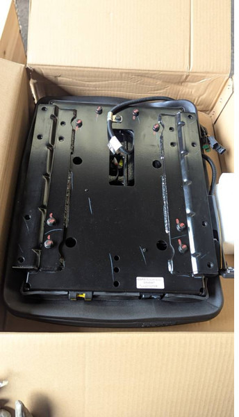 Komatsu WA380-8 SEAT ASS'Y 421-S33-6790 - Kabina i enterijer za Građevinska mašina: slika 3 Komatsu WA380-8 SEAT ASS'Y 421-S33-6790 - Kabina i enterijer za Građevinska mašina: slika 3