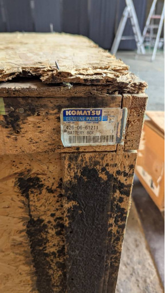 Komatsu WA600-8 BATTERY BOX 426-06-61211 - Ram/ Šasija za Građevinska mašina: slika 3 Komatsu WA600-8 BATTERY BOX 426-06-61211 - Ram/ Šasija za Građevinska mašina: slika 3