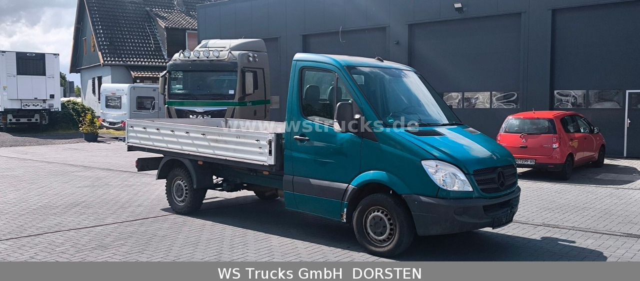 Mercedes-Benz Sprinter II Pritsche215 CDI - Dostavno vozilo sa otvorenom sandukom: slika 2 Mercedes-Benz Sprinter II Pritsche215 CDI - Dostavno vozilo sa otvorenom sandukom: slika 2