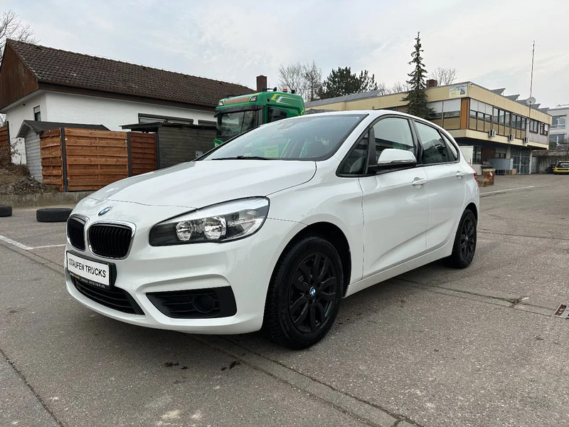 BMW 2 Serie 216i Active Tourer*1.Hd.*unfallfrei*NAVI*Klima*Schalter - Limuzina: slika 1 BMW 2 Serie 216i Active Tourer*1.Hd.*unfallfrei*NAVI*Klima*Schalter - Limuzina: slika 1