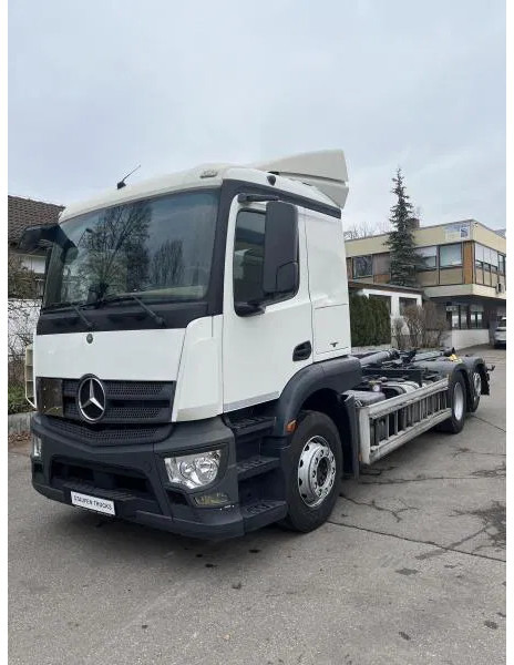 Mercedes-Benz Actros 2543 BL 6x2 Abroller - Kamion sa hidrauličnom kukom: slika 1 Mercedes-Benz Actros 2543 BL 6x2 Abroller - Kamion sa hidrauličnom kukom: slika 1