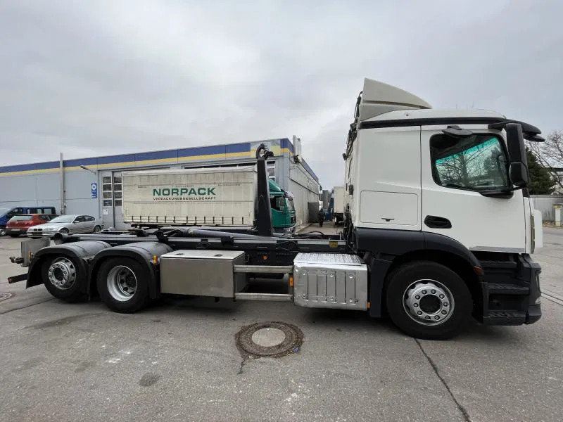 Mercedes-Benz Actros 2543 BL 6x2 MEILLER Abroller TÜV NEU! - Kamion sa hidrauličnom kukom: slika 5 Mercedes-Benz Actros 2543 BL 6x2 MEILLER Abroller TÜV NEU! - Kamion sa hidrauličnom kukom: slika 5