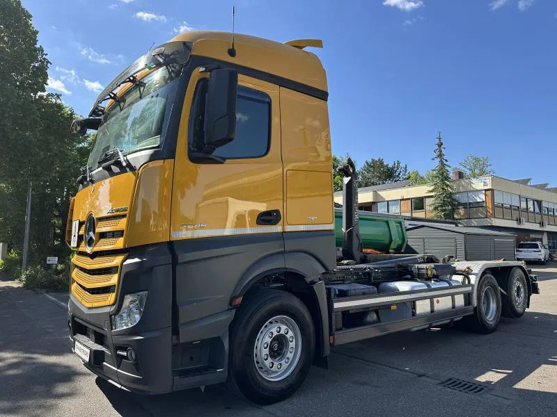 Mercedes-Benz Actros 2645 6x2 ABROLLER Lenk/Lift MEILLER 2170 Intarder - Kamion sa hidrauličnom kukom: slika 1 Mercedes-Benz Actros 2645 6x2 ABROLLER Lenk/Lift MEILLER 2170 Intarder - Kamion sa hidrauličnom kukom: slika 1