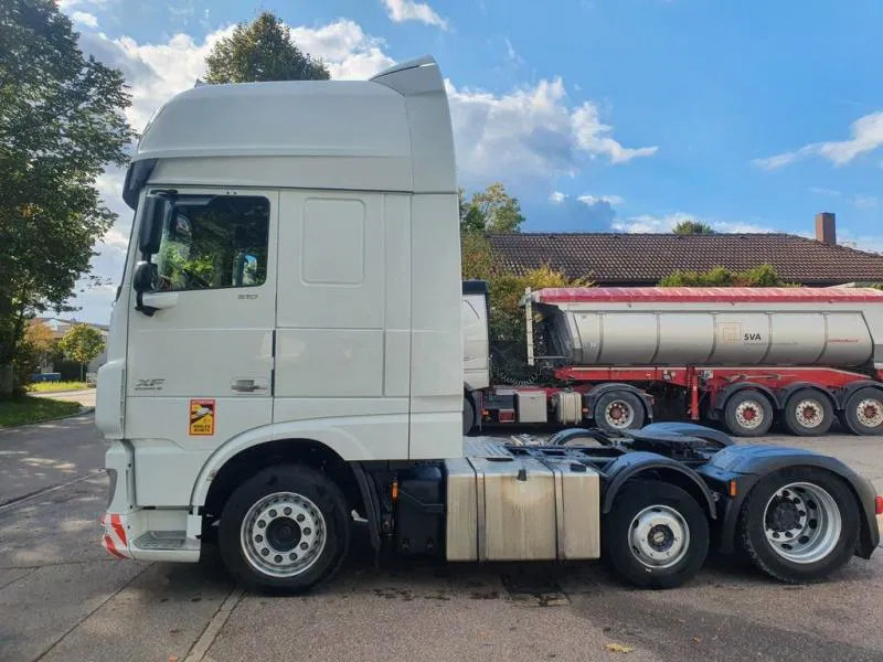 DAF XF 106.510 FT 6x2/4 SSC 3-Achser MEGA E6 - Tegljač: slika 2 DAF XF 106.510 FT 6x2/4 SSC 3-Achser MEGA E6 - Tegljač: slika 2