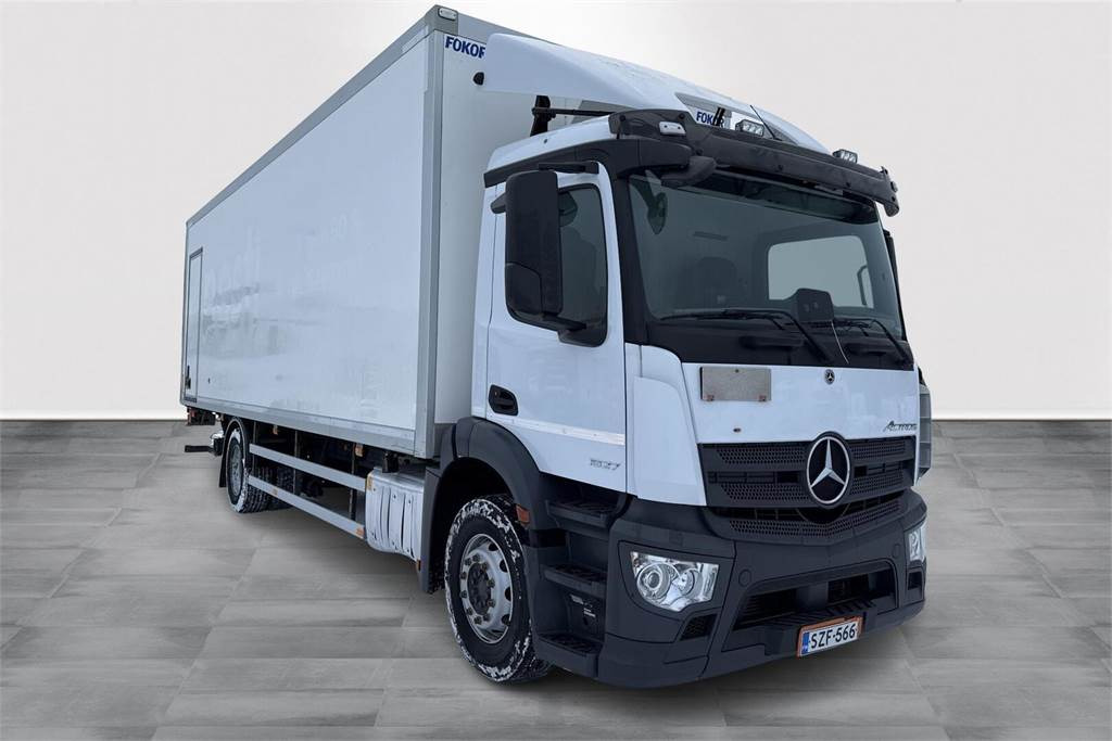 Mercedes-Benz ACTROS 1827 5 SM KSA-kori + PL - Kamion sa zatvorenim sandukom: slika 4 Mercedes-Benz ACTROS 1827 5 SM KSA-kori + PL - Kamion sa zatvorenim sandukom: slika 4