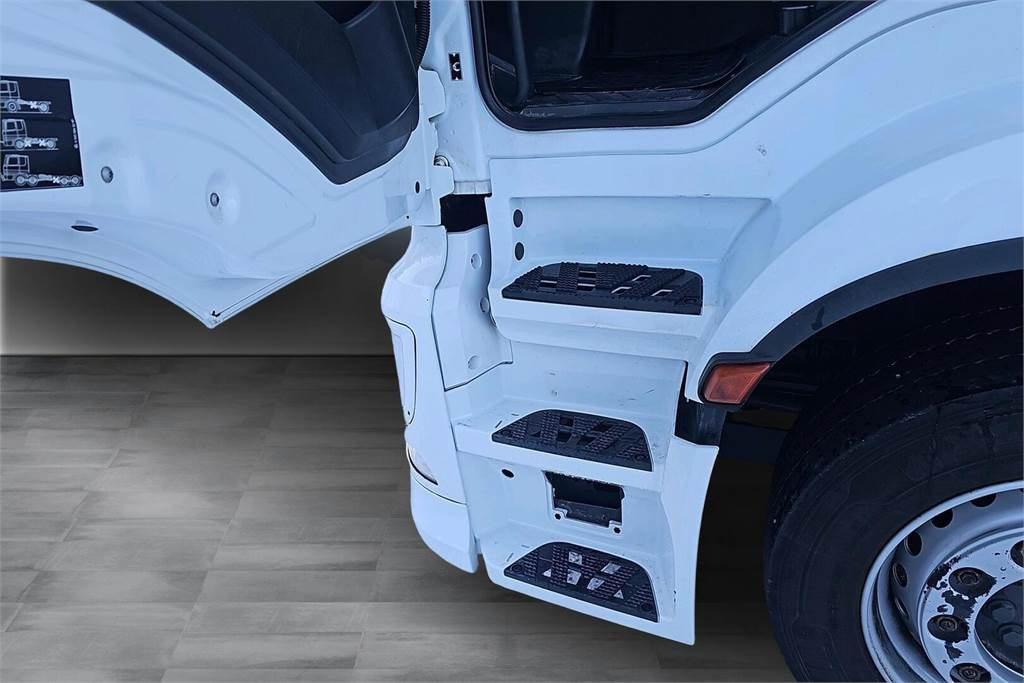 Kamion sa zatvorenim sandukom Mercedes-Benz ACTROS 5 1832 LNR 4x2 8,5n Fokor Ksa-umpikori: slika 15