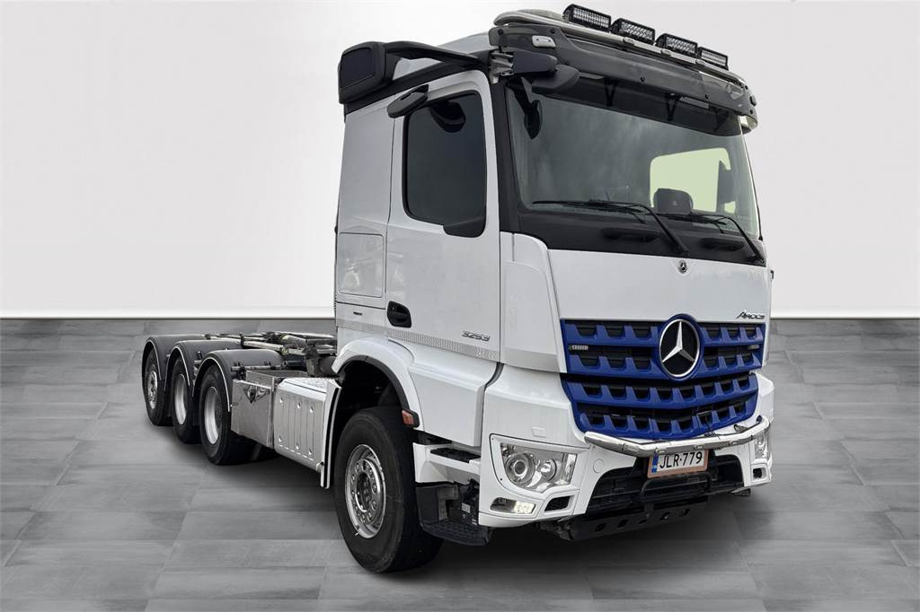 Mercedes-Benz Arocs 3253 8x4 koukkulaite - Kamion sa hidrauličnom kukom: slika 3 Mercedes-Benz Arocs 3253 8x4 koukkulaite - Kamion sa hidrauličnom kukom: slika 3