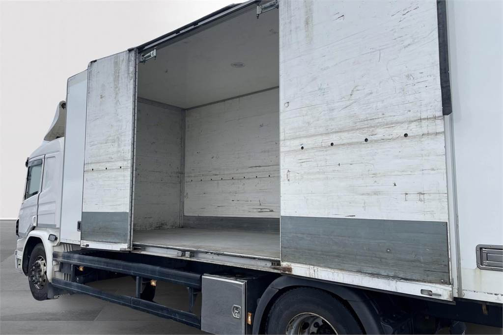 Scania P320 Makuuohjaamo - Kamion sa zatvorenim sandukom: slika 2 Scania P320 Makuuohjaamo - Kamion sa zatvorenim sandukom: slika 2