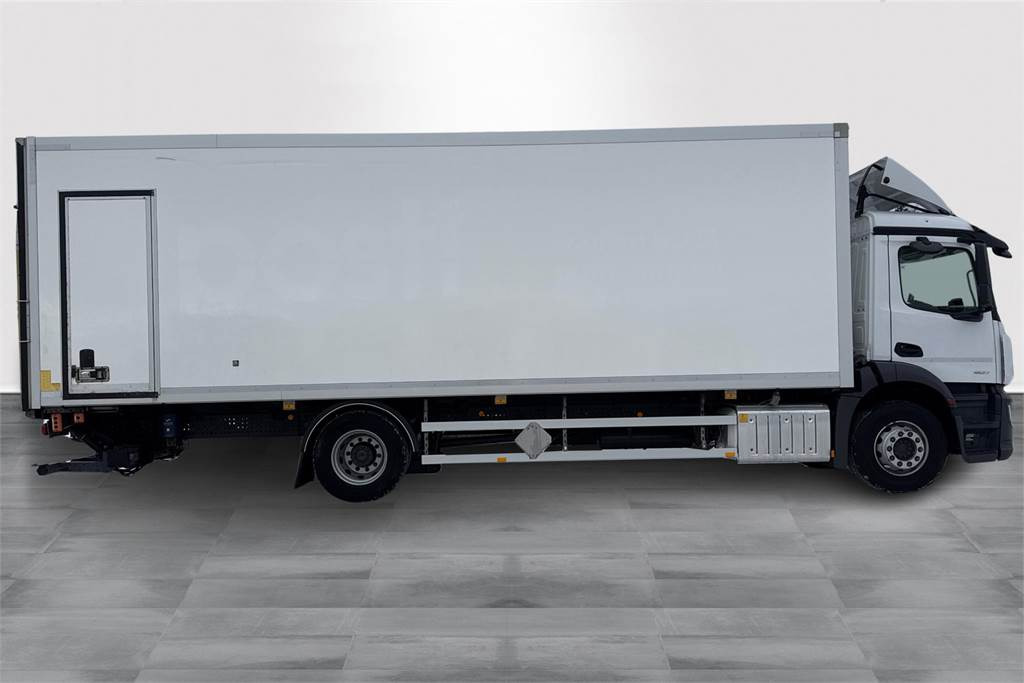 Mercedes-Benz ACTROS 1827 5 Ksa-kori - Tegljač: slika 4 Mercedes-Benz ACTROS 1827 5 Ksa-kori - Tegljač: slika 4