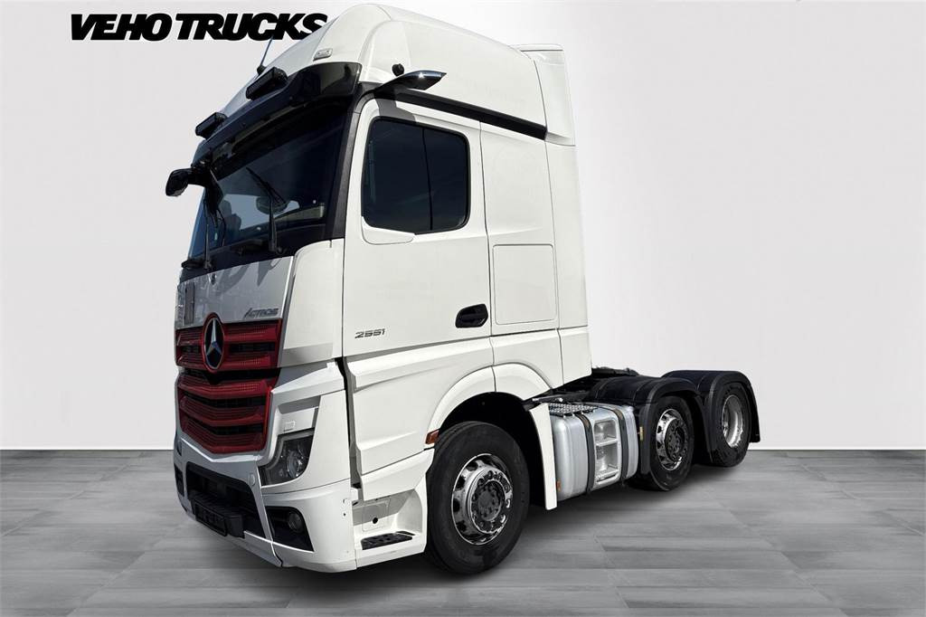 Mercedes-Benz ACTROS 2551LS 6x2/4 Väliteli - Tegljač: slika 2 Mercedes-Benz ACTROS 2551LS 6x2/4 Väliteli - Tegljač: slika 2