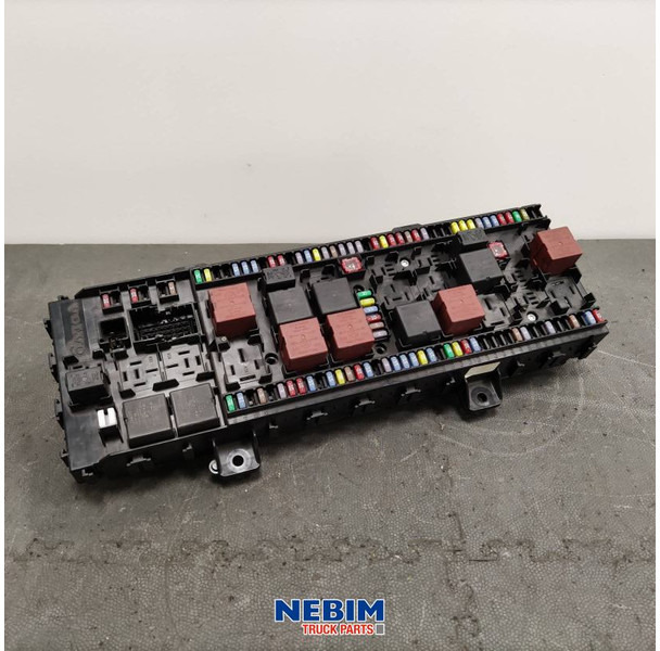 Volvo Volvo - 22619989 - Zekering- en relaiscentrum - Rezervni deo za Kamion: slika 1 Volvo Volvo - 22619989 - Zekering- en relaiscentrum - Rezervni deo za Kamion: slika 1