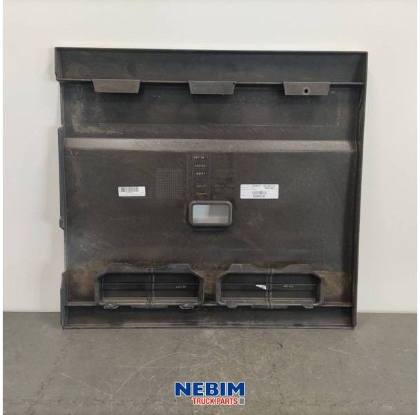 Volvo Volvo - 78640695 - Chassis skirt midden links - Rezervni deo za Kamion: slika 2 Volvo Volvo - 78640695 - Chassis skirt midden links - Rezervni deo za Kamion: slika 2