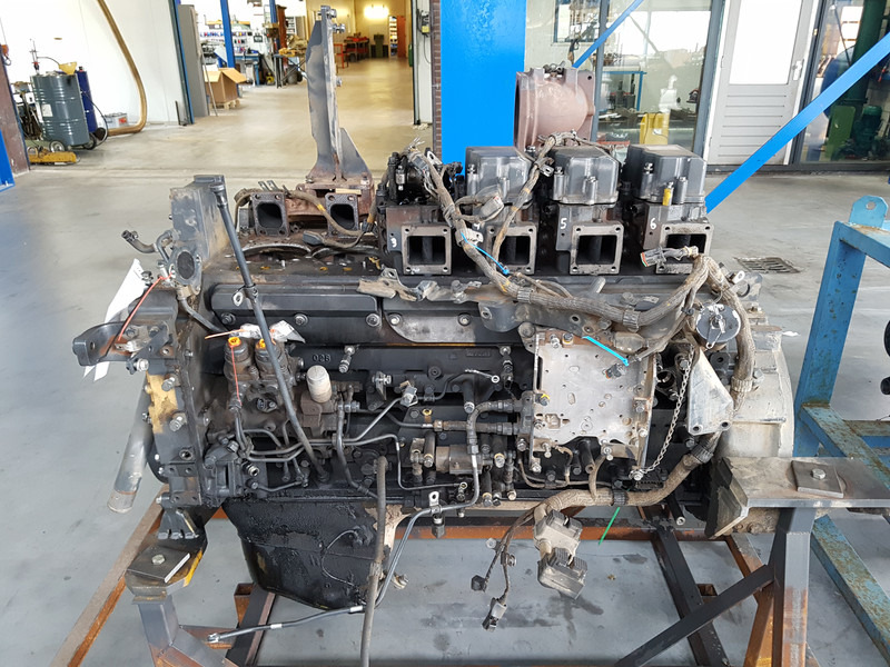 Komatsu SAA6D140E-6 FOR PARTS - Građevinska mašina: slika 1 Komatsu SAA6D140E-6 FOR PARTS - Građevinska mašina: slika 1