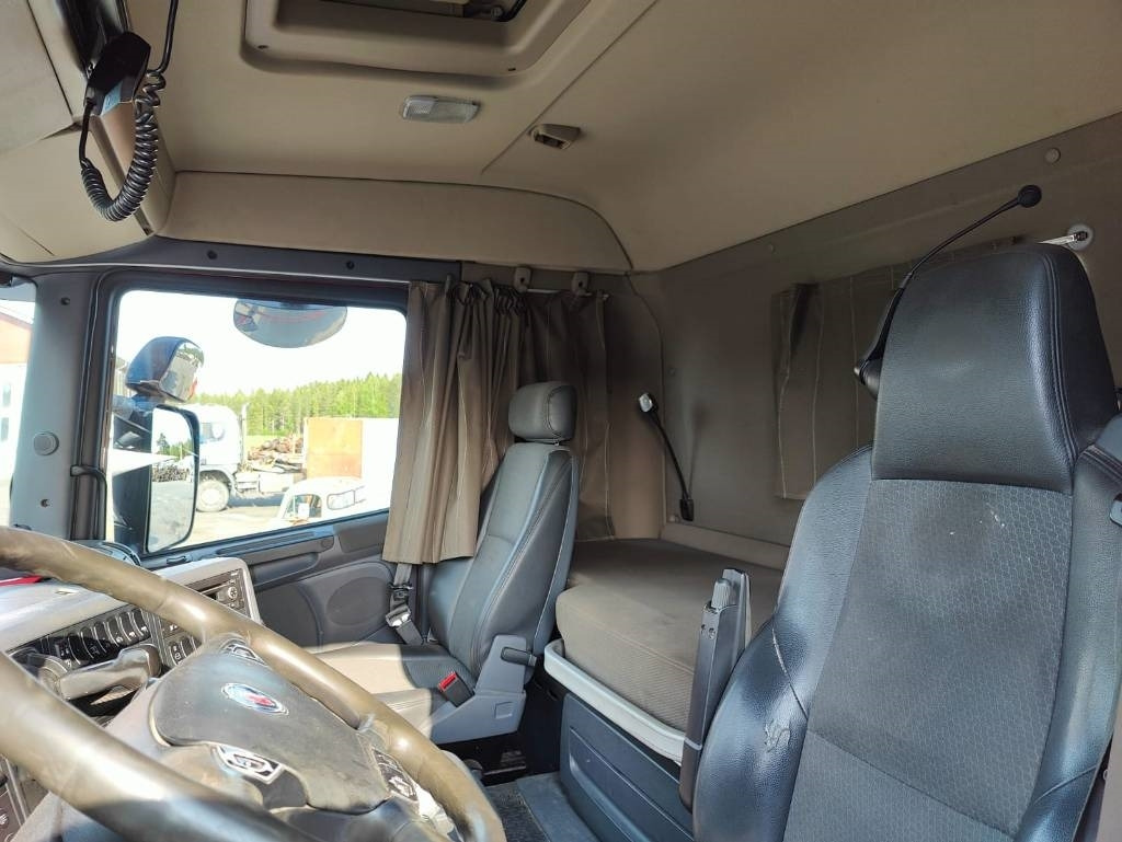 Kamion sa golom šasijom i zatvorenom kabinom DAMAGED Scania R 730: slika 10