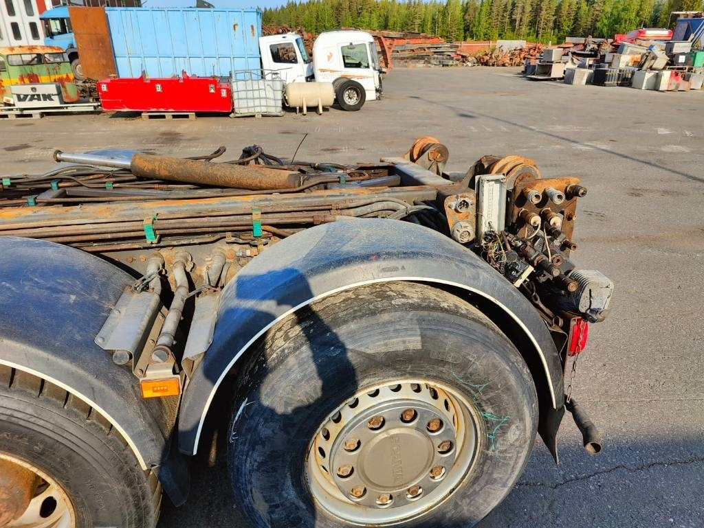 Kamion sa golom šasijom i zatvorenom kabinom DAMAGED Scania R 730: slika 7