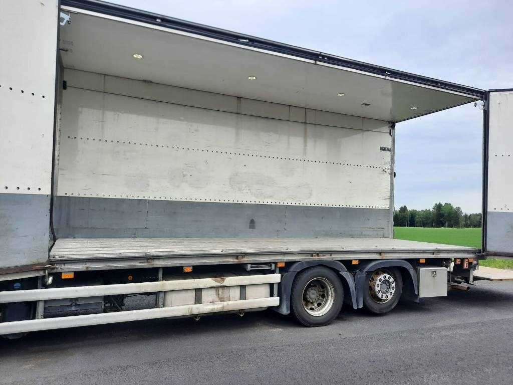 Mercedes-Benz Actros 2551 - Kamion sa zatvorenim sandukom: slika 5 Mercedes-Benz Actros 2551 - Kamion sa zatvorenim sandukom: slika 5