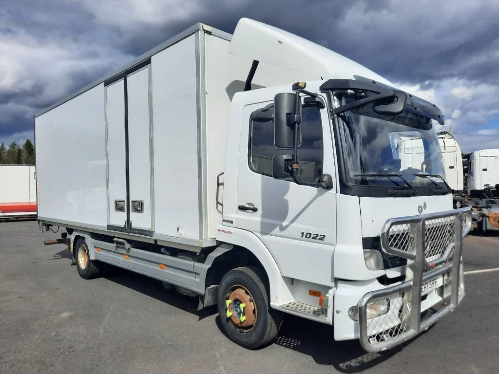 Mercedes-Benz Atego 1022 - Kamion sa zatvorenim sandukom: slika 2 Mercedes-Benz Atego 1022 - Kamion sa zatvorenim sandukom: slika 2