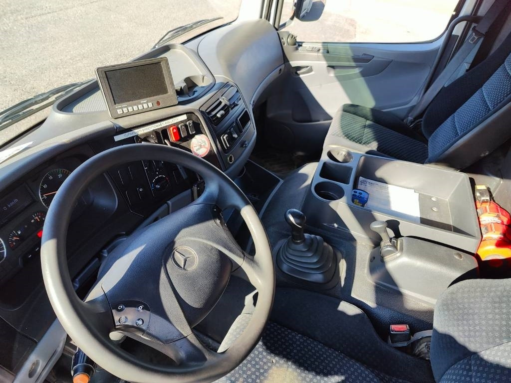 Kamion sa zatvorenim sandukom Mercedes-Benz Atego 1524: slika 11