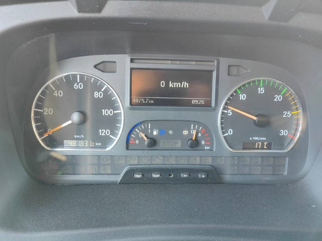 Kamion sa zatvorenim sandukom Mercedes-Benz Atego 1524: slika 16