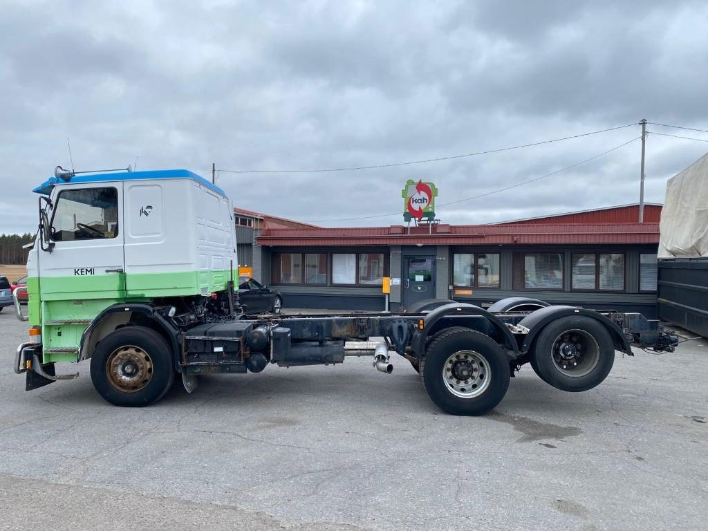 Scania R 142 - Kamion sa golom šasijom i zatvorenom kabinom: slika 5 Scania R 142 - Kamion sa golom šasijom i zatvorenom kabinom: slika 5