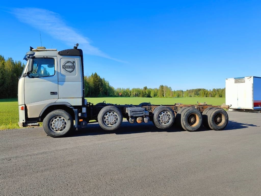 Volvo FH 12 - Kamion sa golom šasijom i zatvorenom kabinom: slika 3 Volvo FH 12 - Kamion sa golom šasijom i zatvorenom kabinom: slika 3