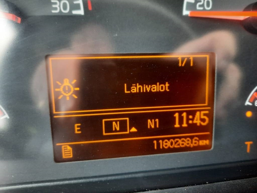 Kamion sa golom šasijom i zatvorenom kabinom Volvo FH13: slika 8