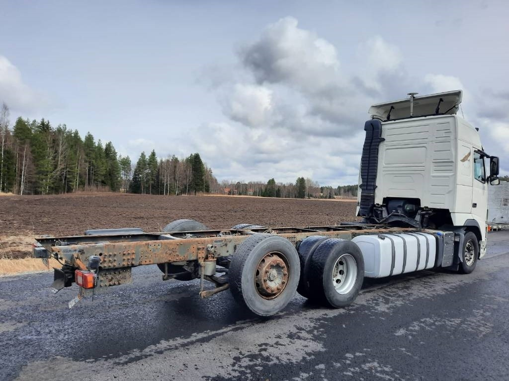 Volvo FH13 - Kamion sa golom šasijom i zatvorenom kabinom: slika 4 Volvo FH13 - Kamion sa golom šasijom i zatvorenom kabinom: slika 4